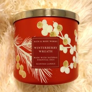 Bath & Body Works Winterberry Wreath Scented Candle Made W Natural Essential Oil